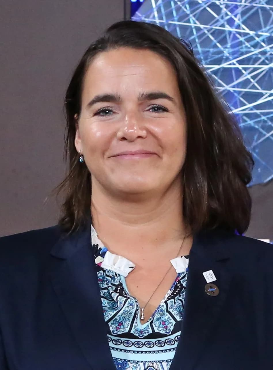 Novák Katalin okos edzőgépet mutatott be az első szegedi EgészségFeszten